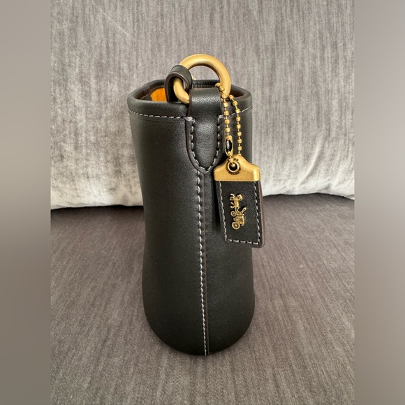 Dakota Bucket Bag 16 - Picture 4 of 5